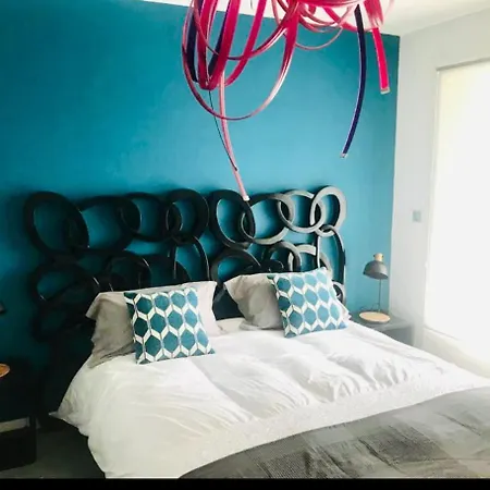 Διαμέρισμα Sevigne 6p 2ch G Terrace Pool Tennis *